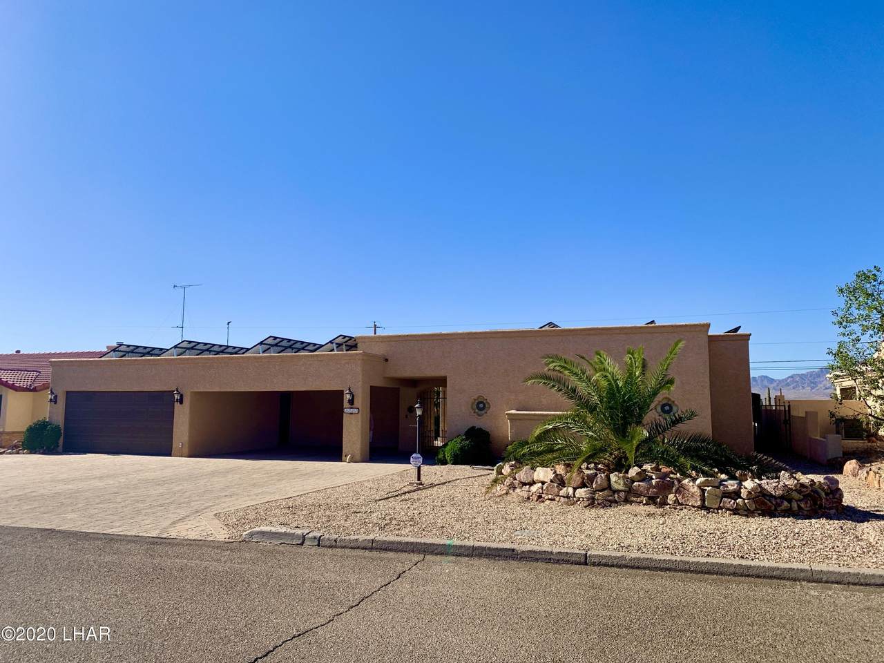 1717 Cabana Dr - Photo 1