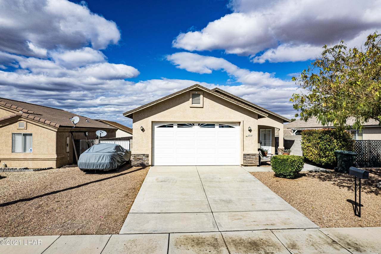 2727 Superba Ave - Photo 1