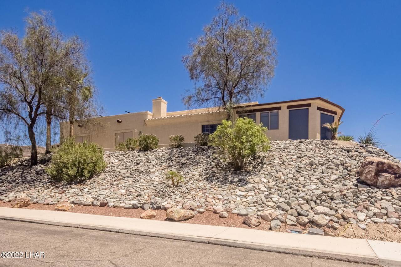 3268 Newport Dr - Photo 1
