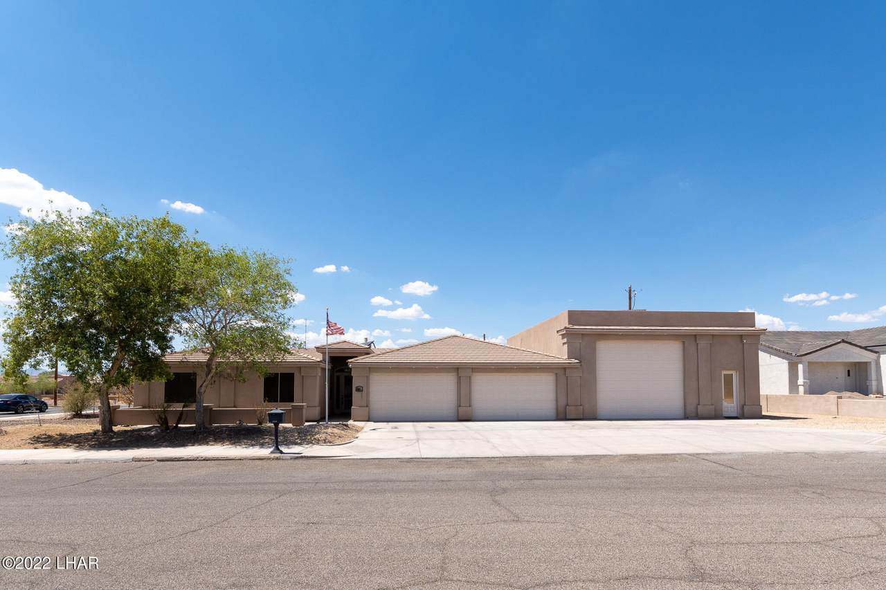 2900 Saddleback Dr - Photo 1