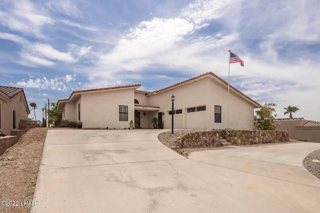 2740 Castaway Dr - Photo 1