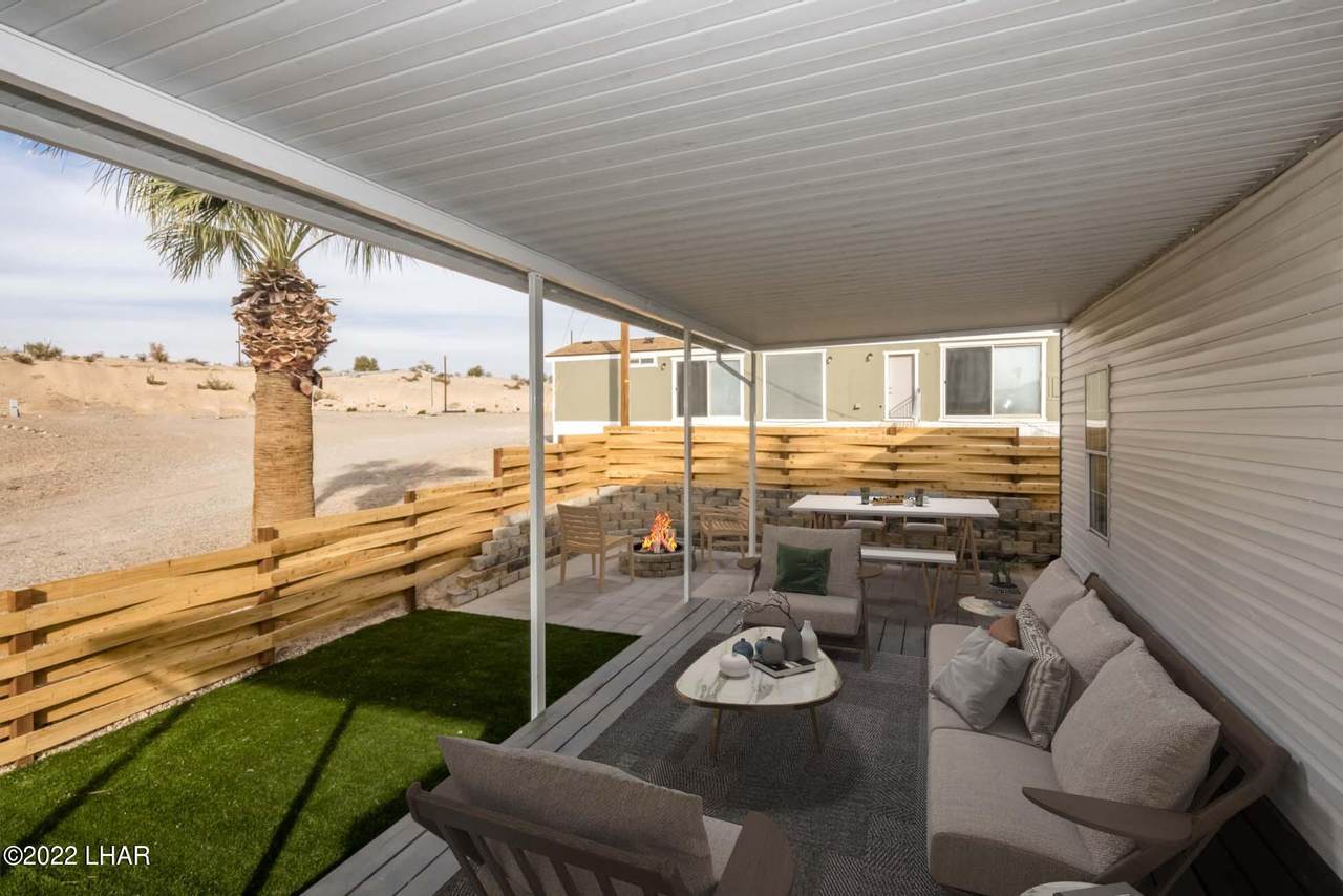 1100 Riverside Dr - Photo 1