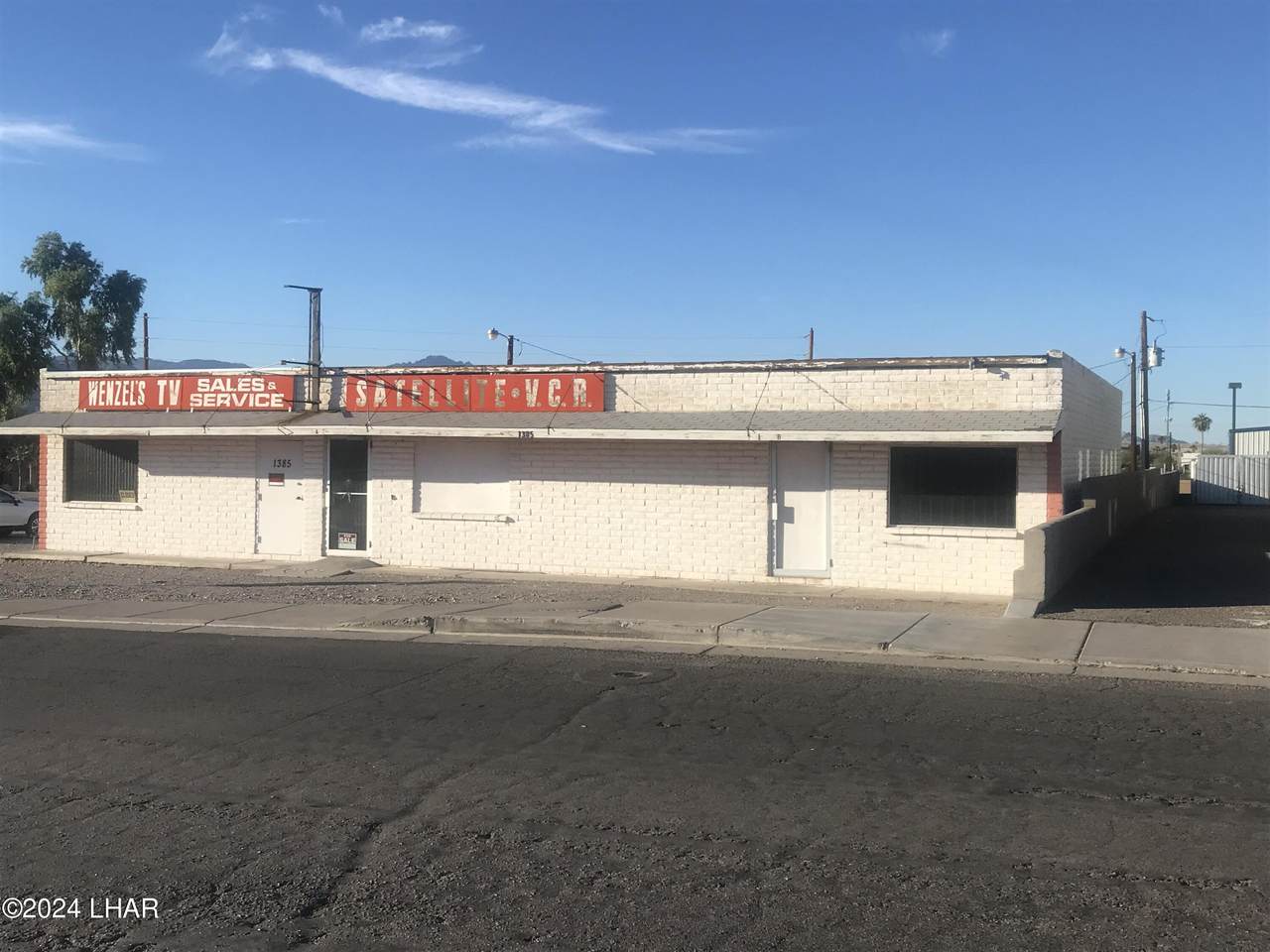 1385 Hancock Cir - Photo 1