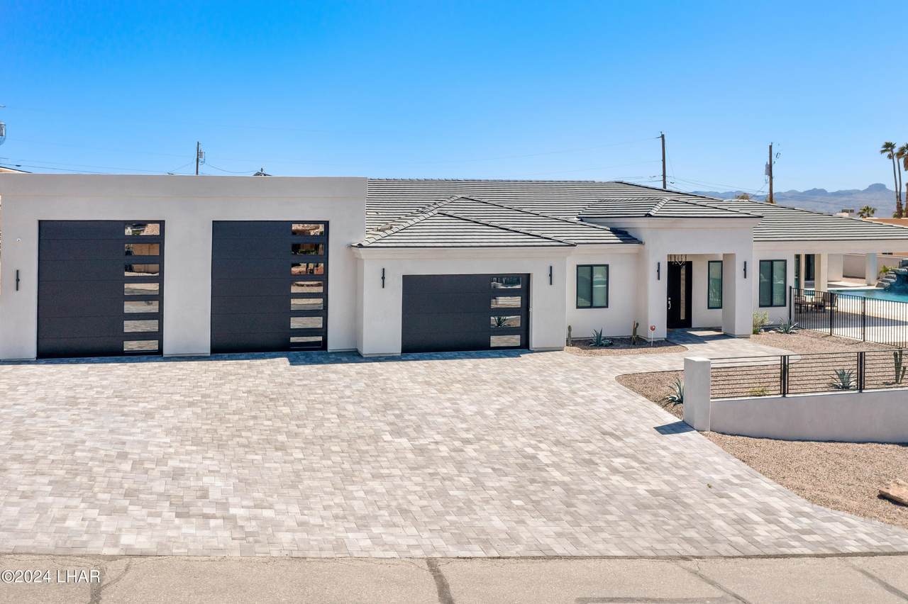 2750 Empress Ct - Photo 1