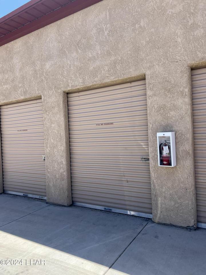 911 Lake Havasu Ave - Photo 1