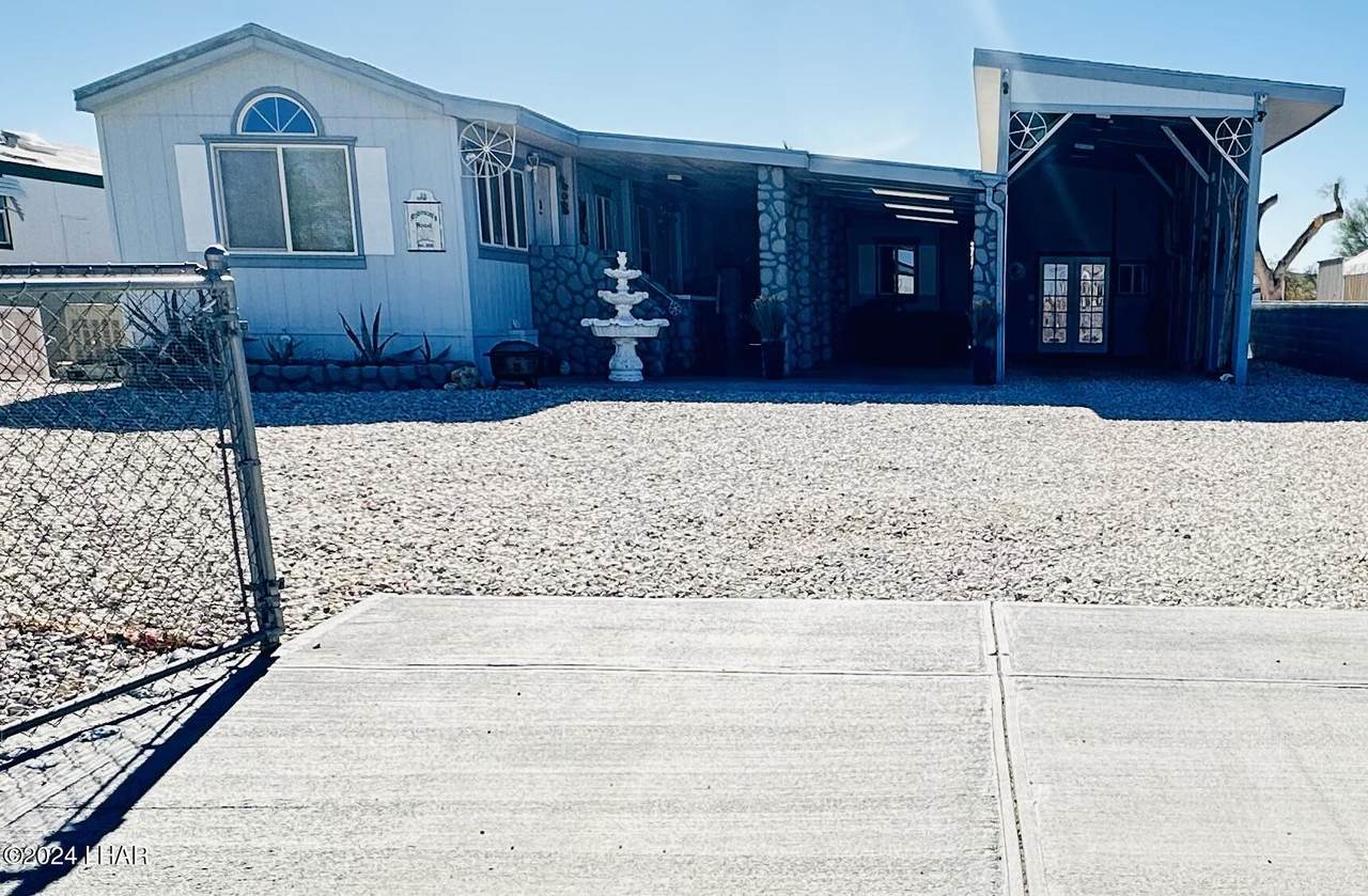 645 Desert Dr - Photo 1