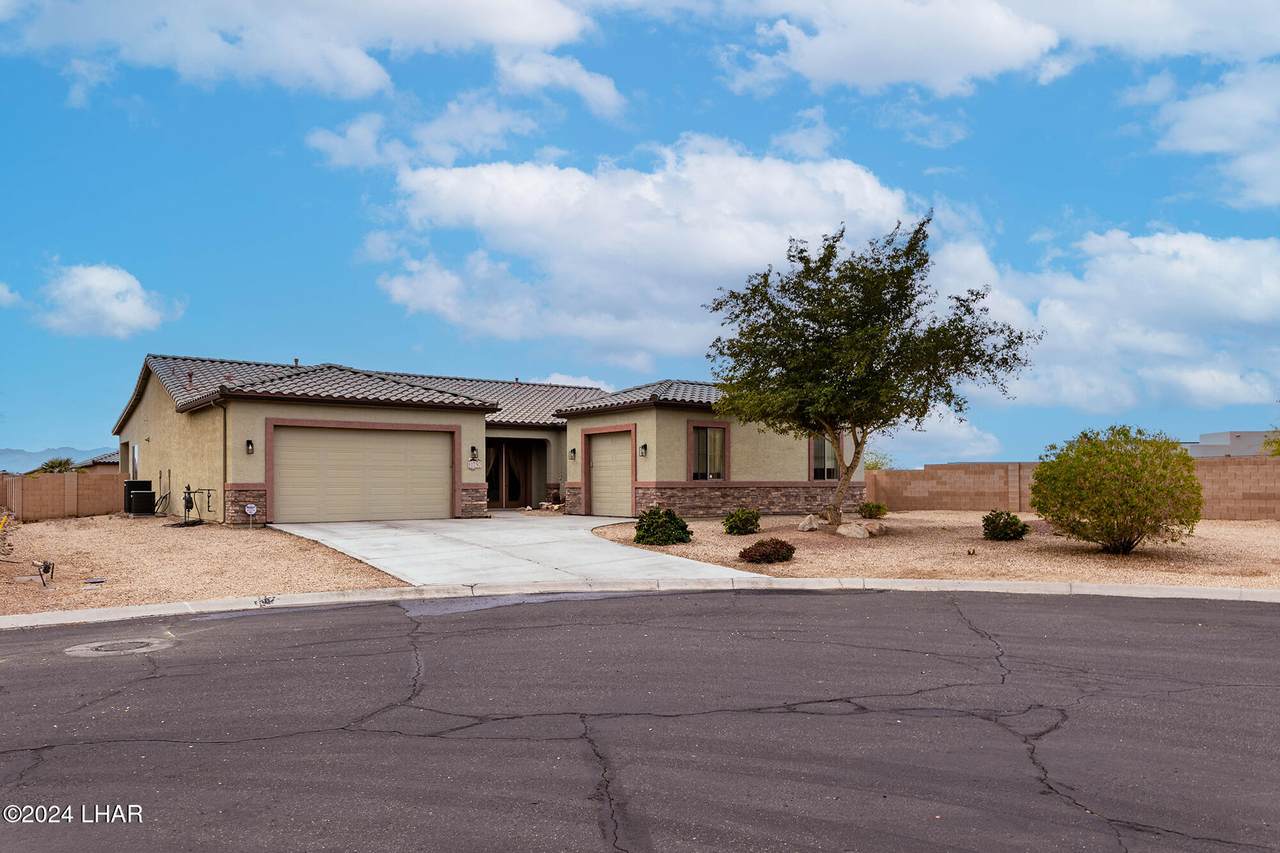 1750 Savannah Dr - Photo 1