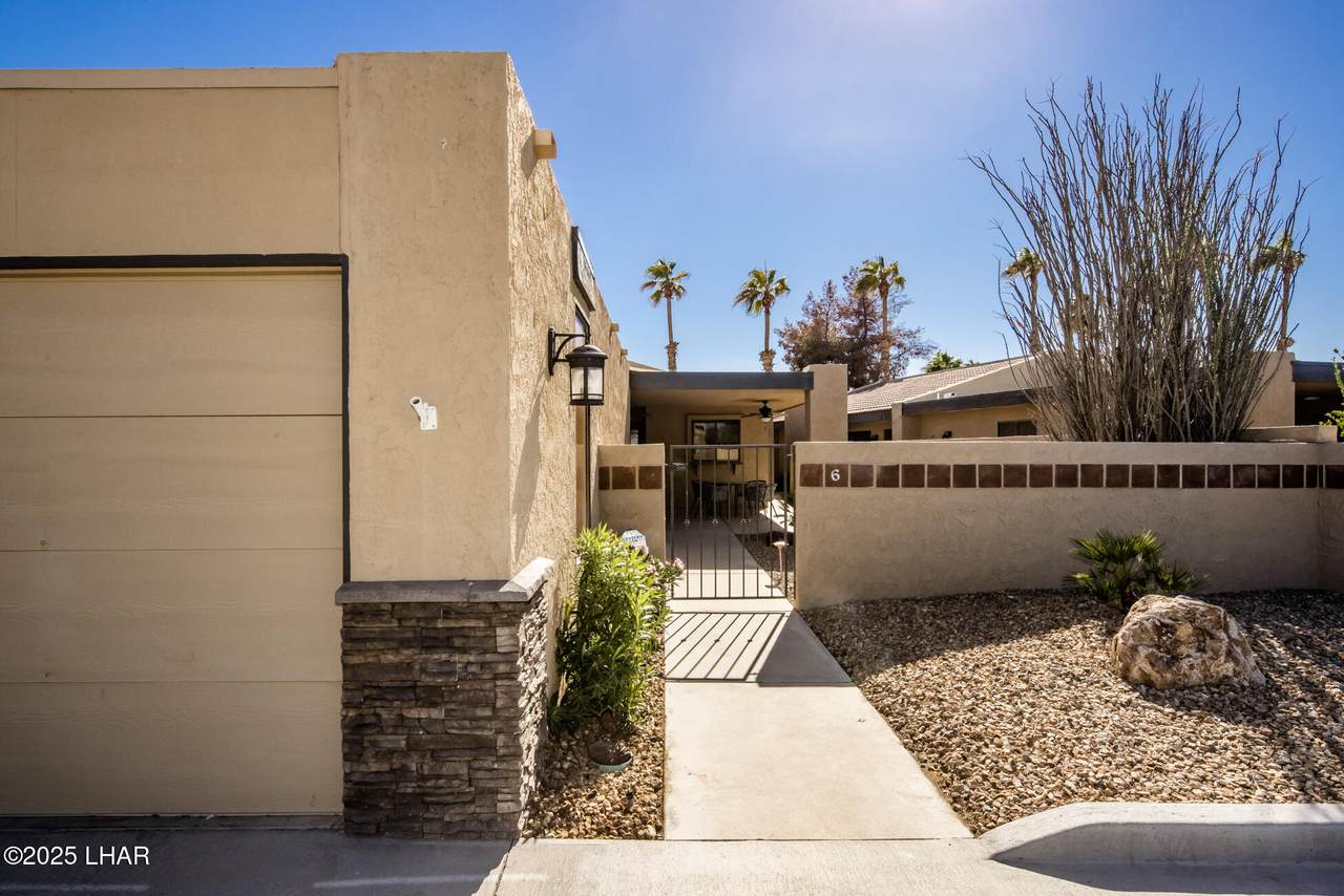 1402 Mcculloch Blvd - Photo 1