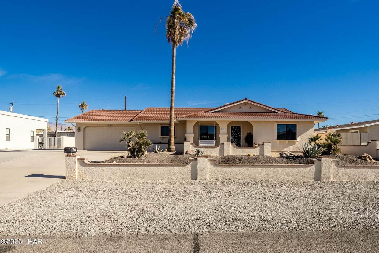 212 Coral Dr - Photo 1