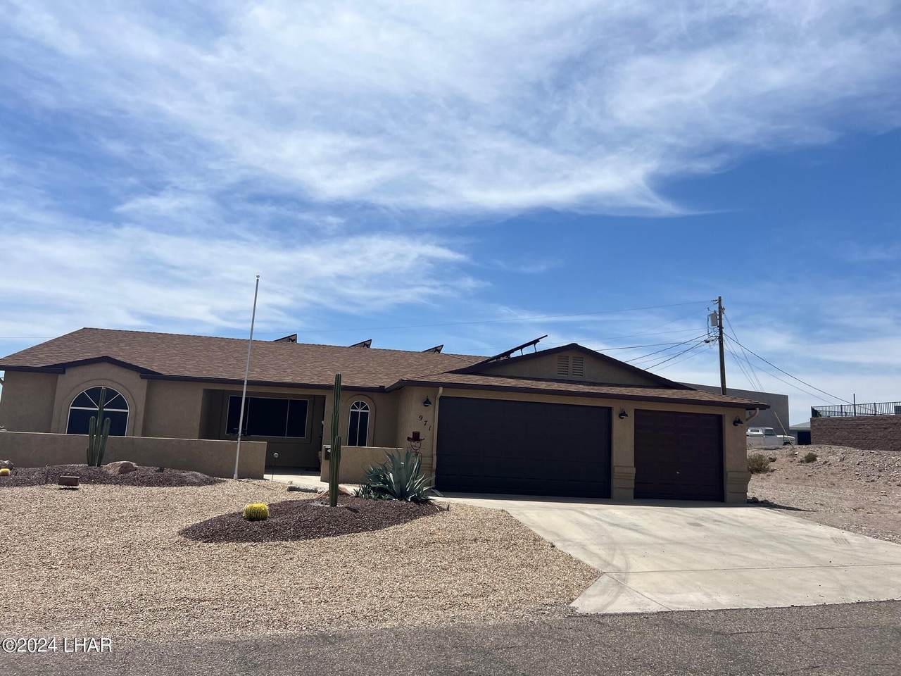 971 Lakeside Dr - Photo 1