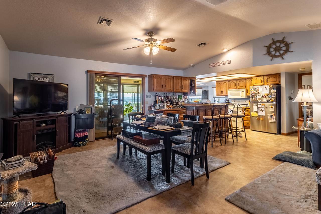 https://bt-photos.global.ssl.fastly.net/lakehavasu/1280_boomver_1_1034518-2.jpg