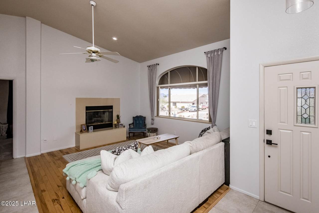 https://bt-photos.global.ssl.fastly.net/lakehavasu/1280_boomver_1_1034819-2.jpg