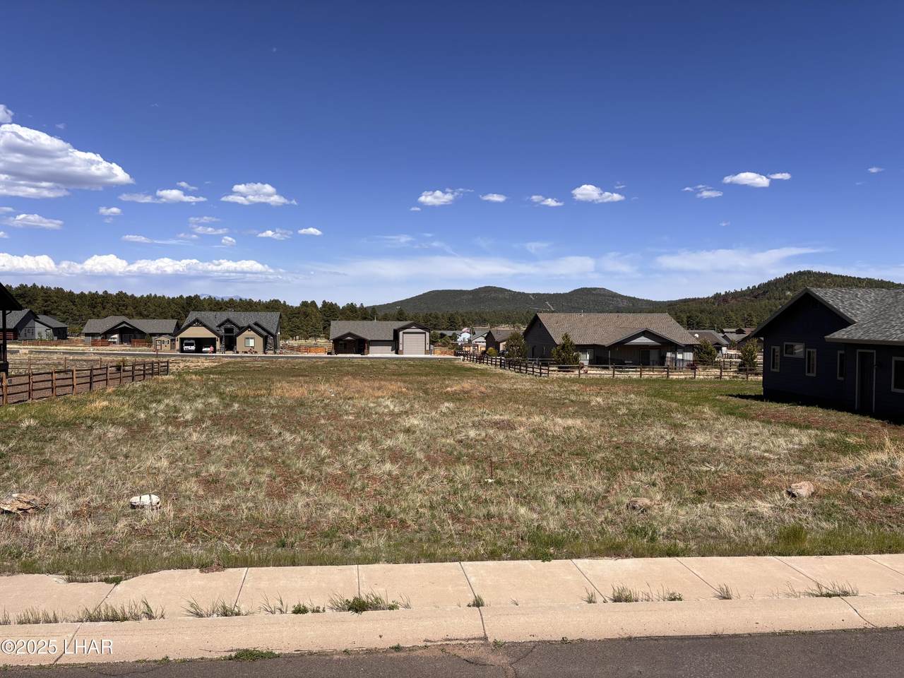 206 Fairway Dr - Photo 1