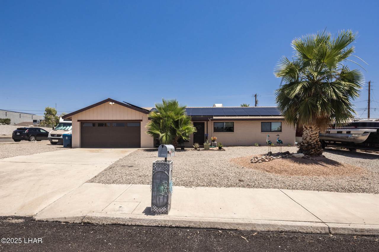 3064 Daytona Ave - Photo 1