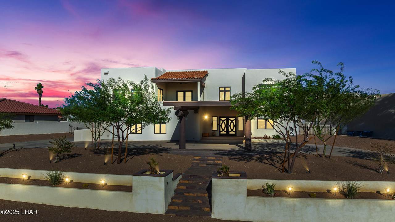 300 Jones Dr - Photo 1