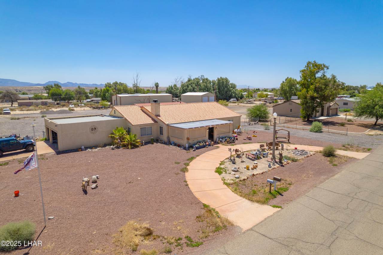 7142 Martin Dr - Photo 1