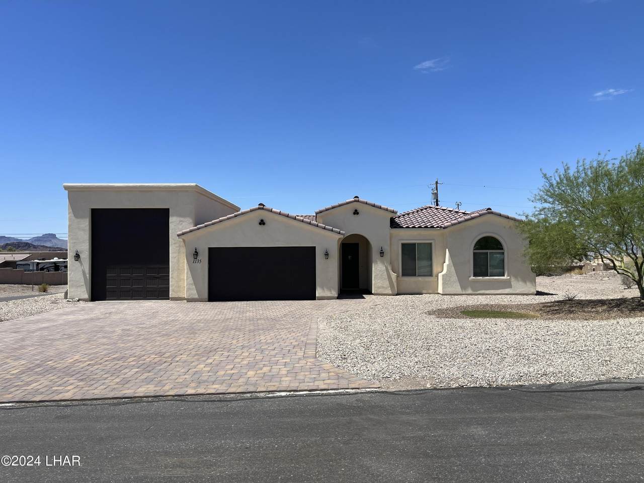 1135 Cascade Ln - Photo 1