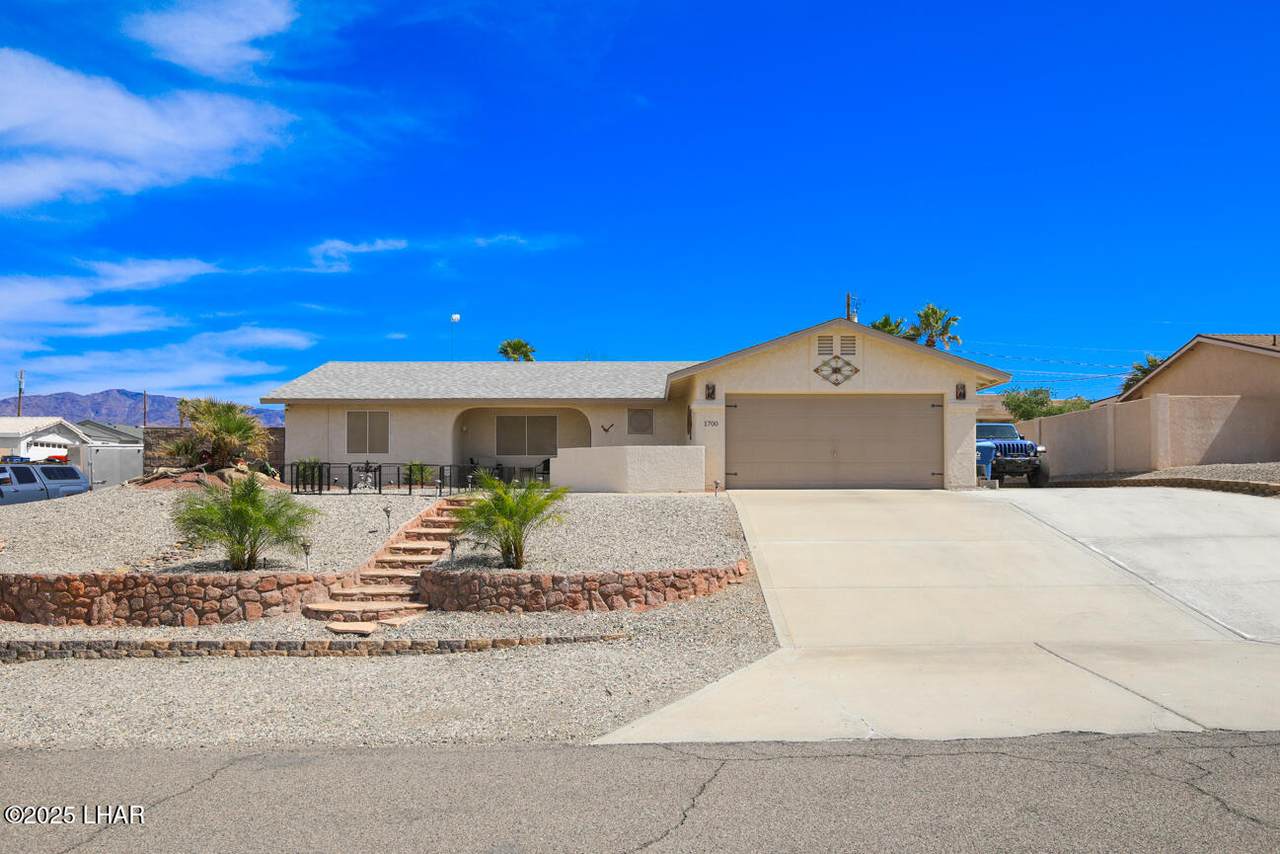1700 Privateer Dr - Photo 1
