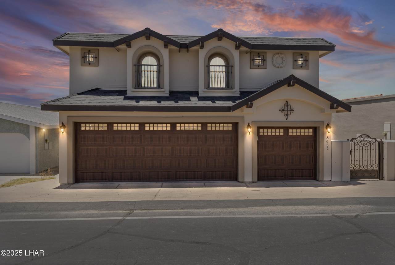 8652 Hopi Dr - Photo 1