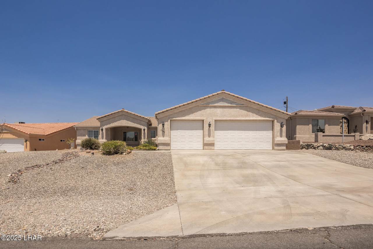 2545 Avalon Ln - Photo 1