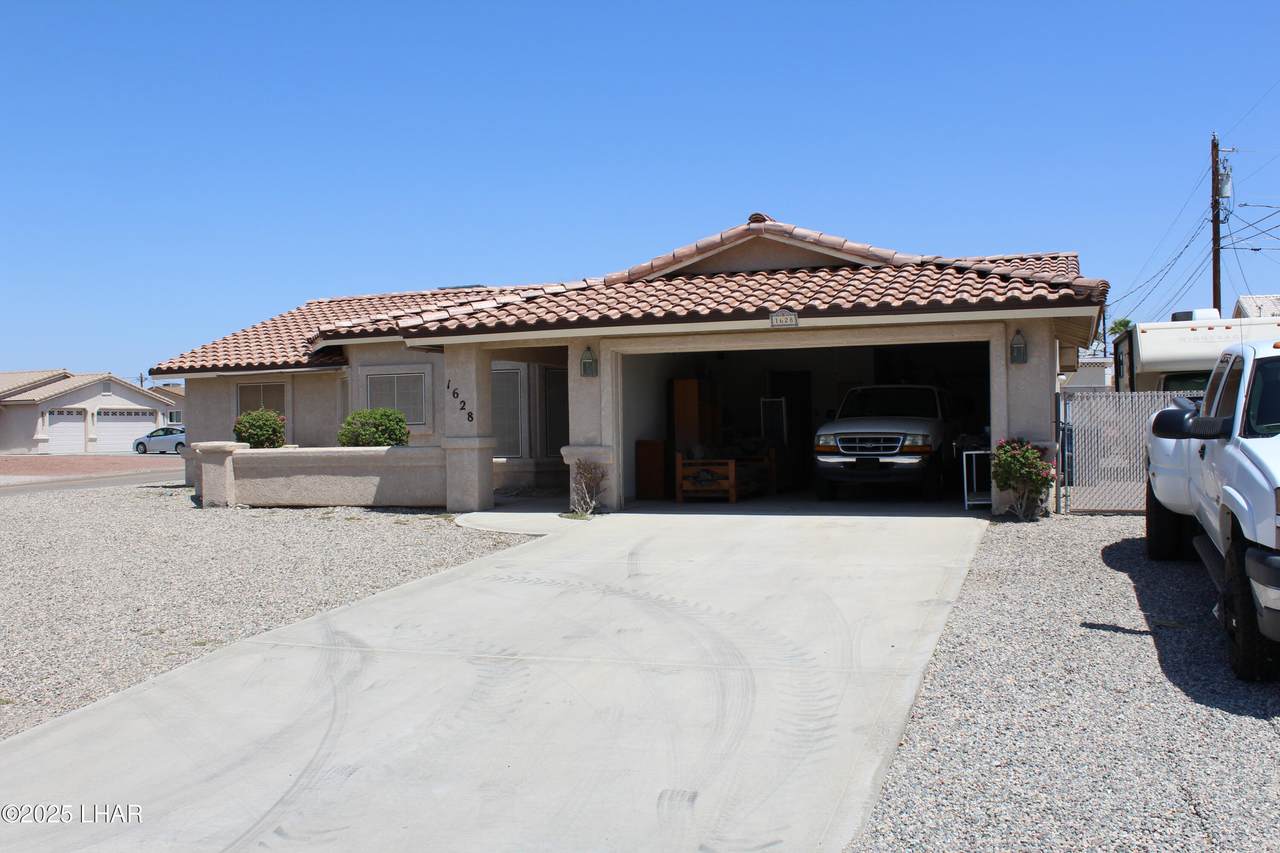 1628 Neptune Dr - Photo 1