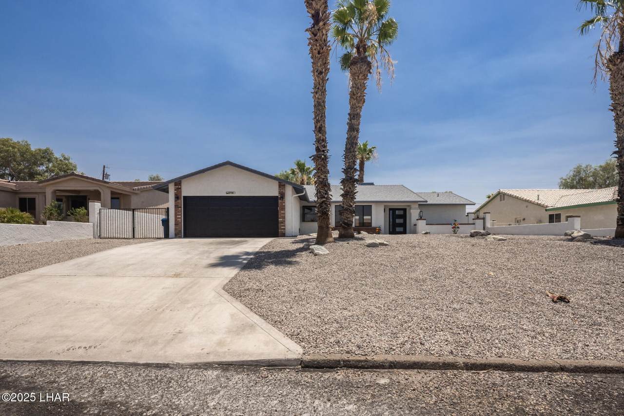 2790 Southwind Ave - Photo 1
