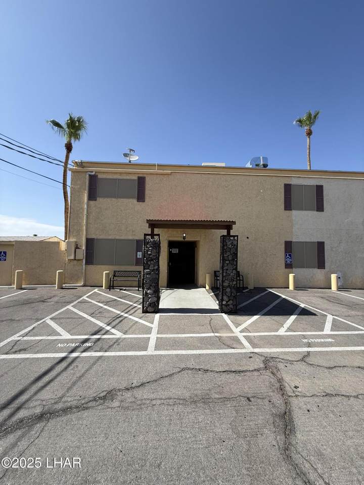 2100 Swanson Ave - Photo 1