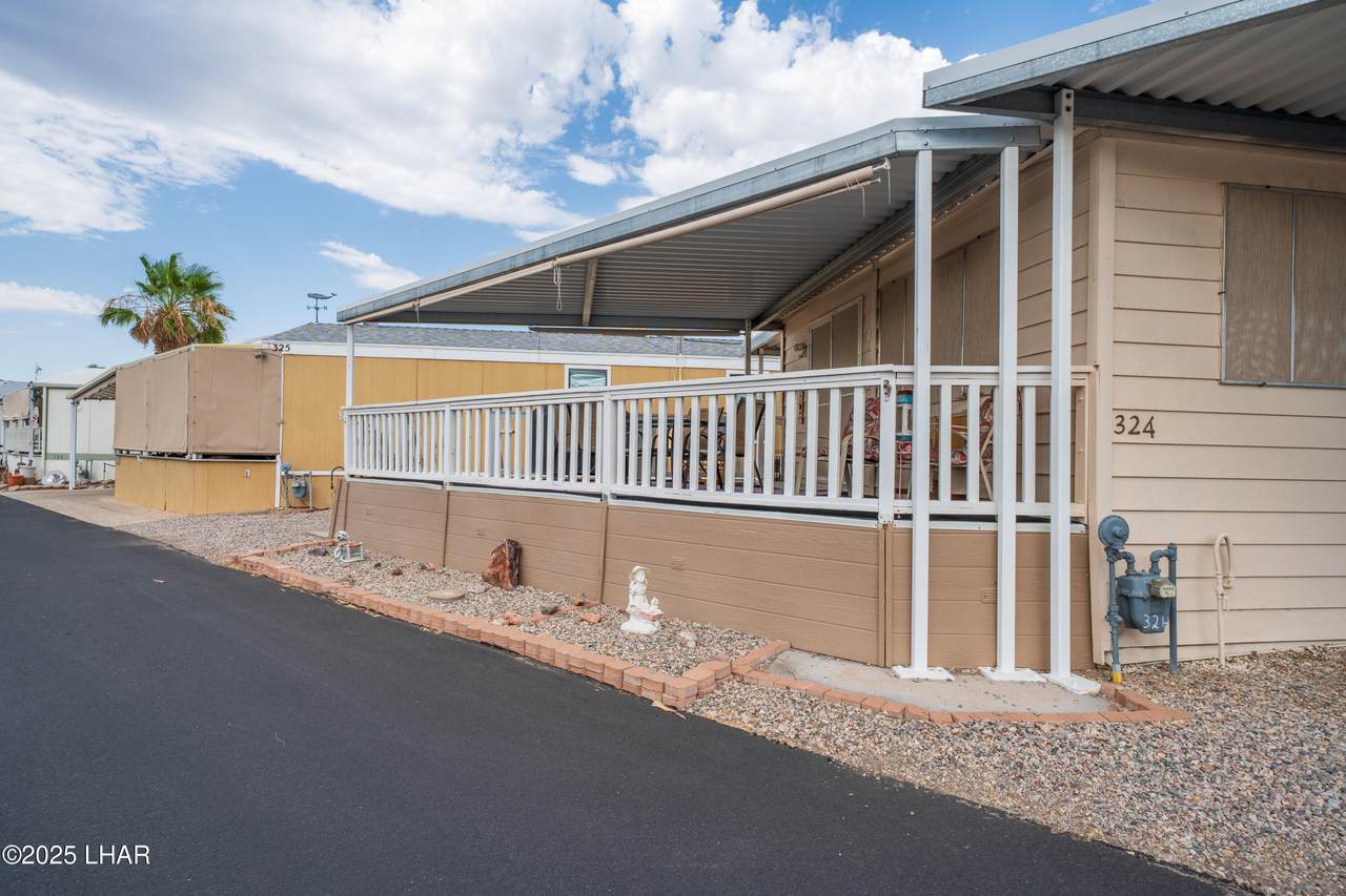 601 Beachcomber - Photo 1