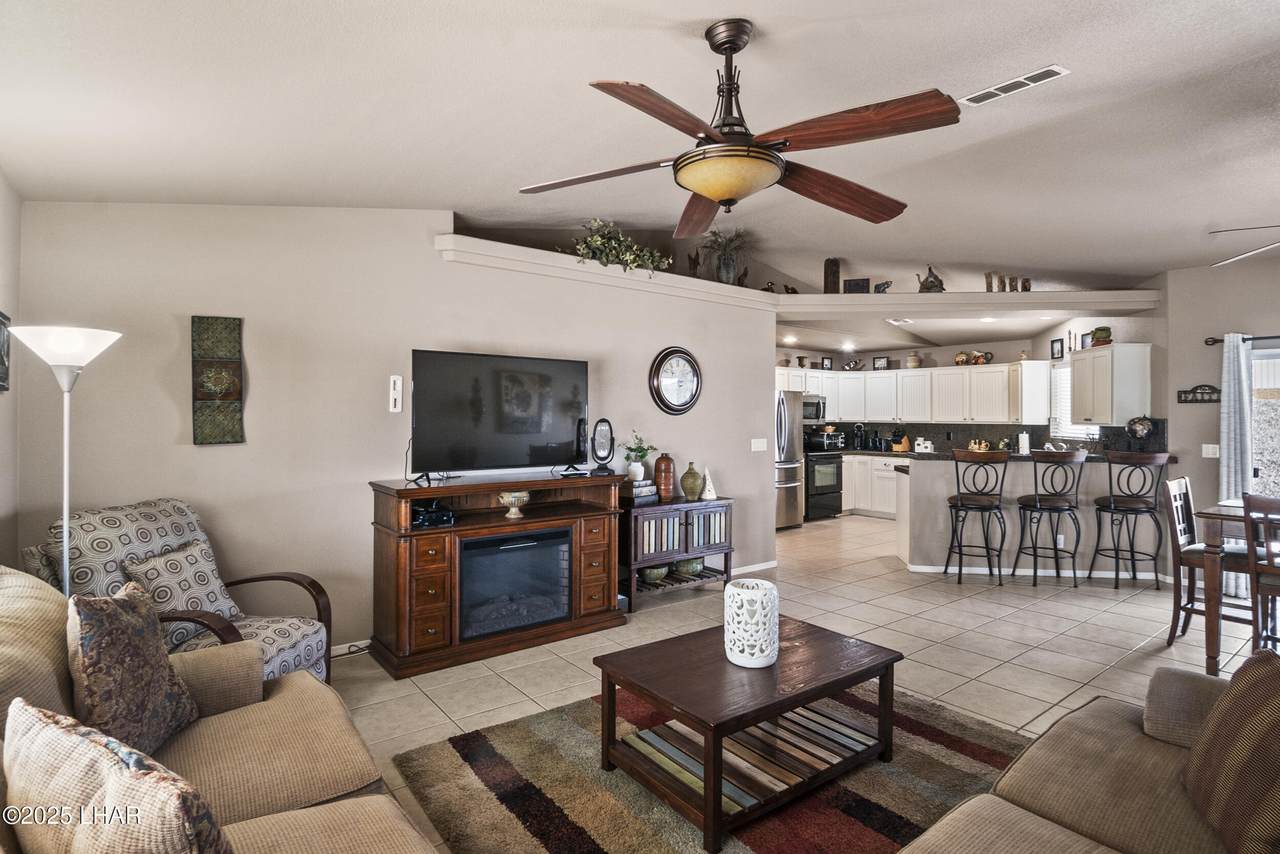 https://bt-photos.global.ssl.fastly.net/lakehavasu/1280_boomver_1_1036235-2.jpg