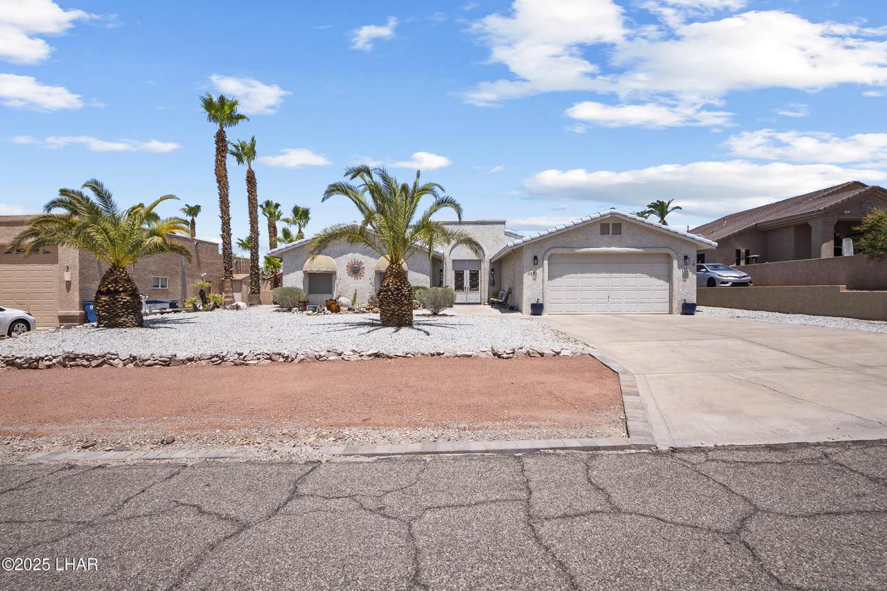 2691 Edgewood Dr - Photo 1