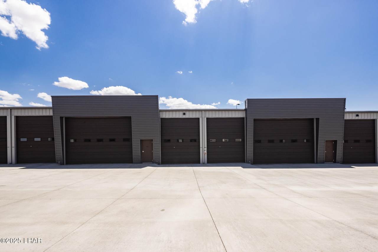 80 Retail Centre Blvd - Photo 1