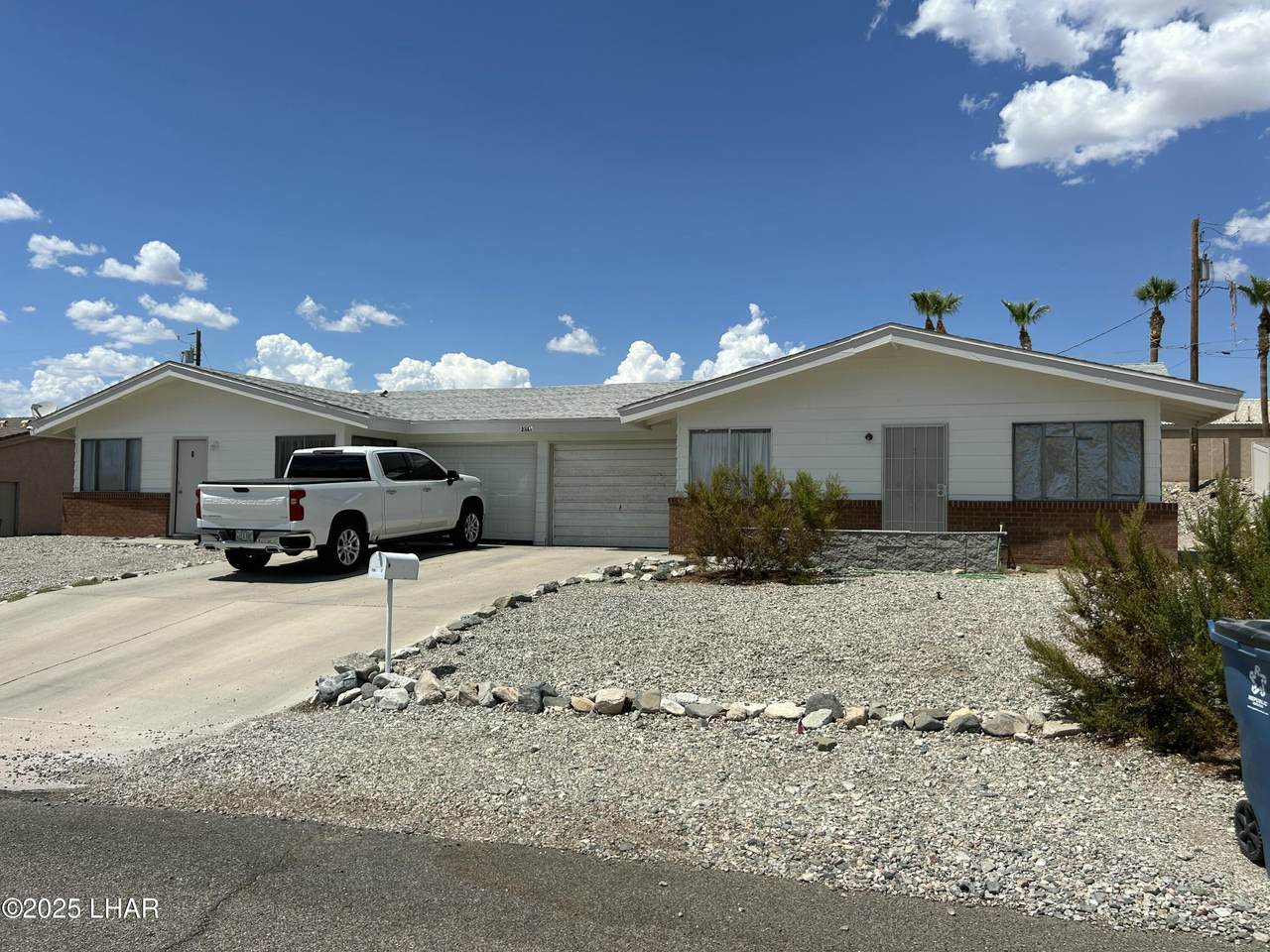 2381 Shorewood Dr - Photo 1