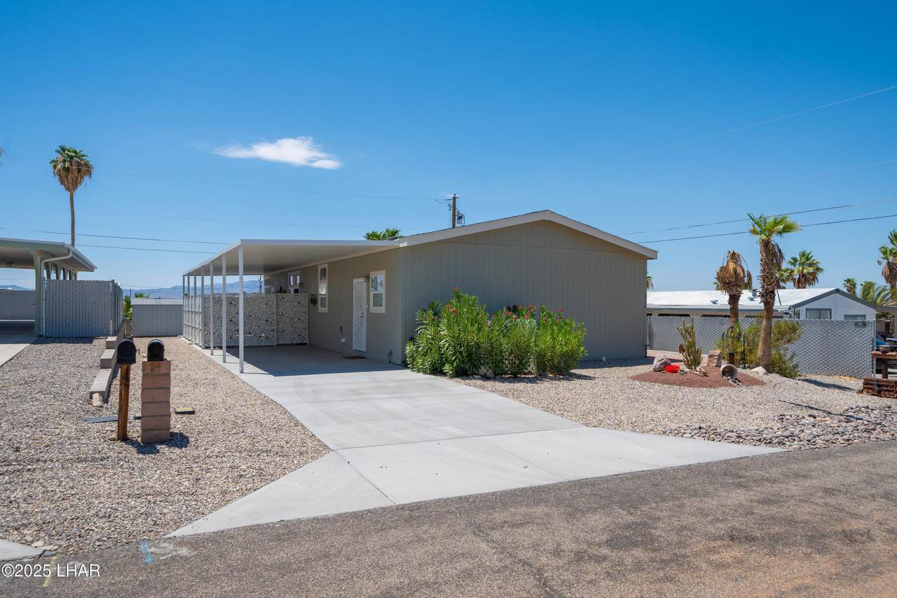 2540 Donna Dr - Photo 1