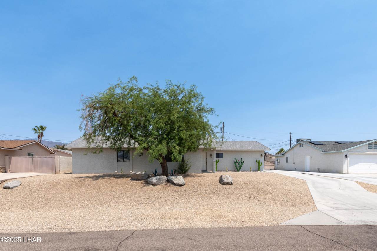 1680 Privateer Dr - Photo 1