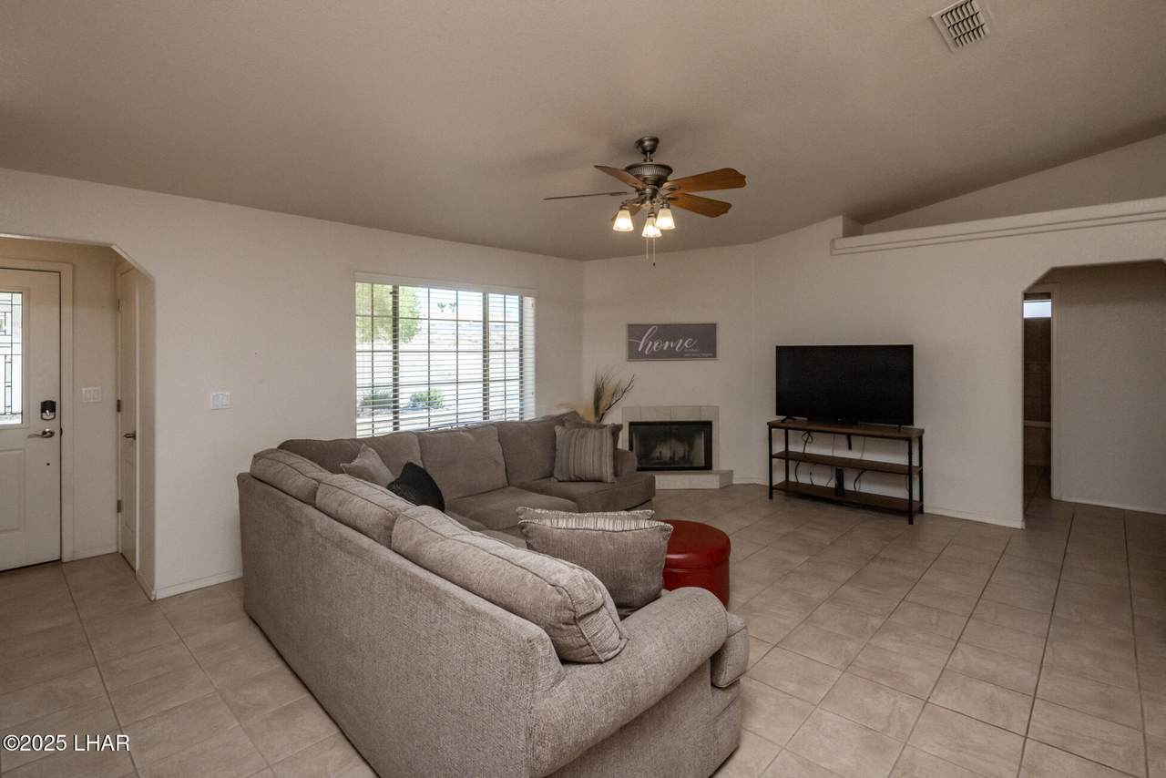 https://bt-photos.global.ssl.fastly.net/lakehavasu/1280_boomver_1_1036439-2.jpg