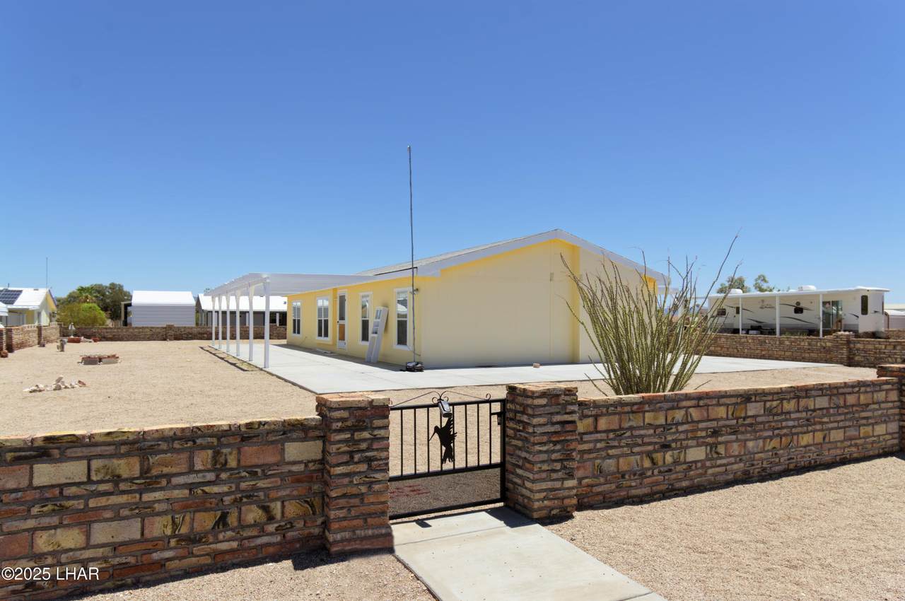 49583 Topaz Ave - Photo 1