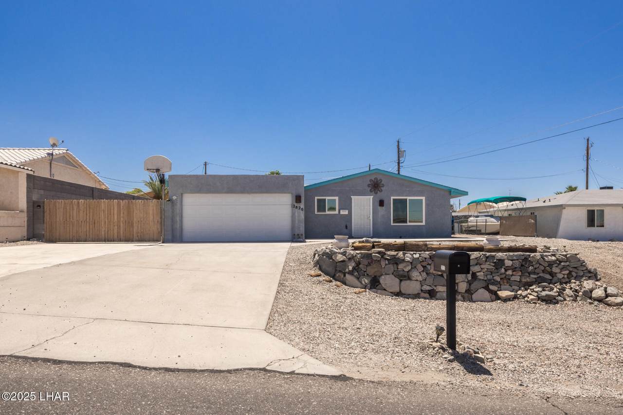 2820 Poseidon Dr - Photo 1