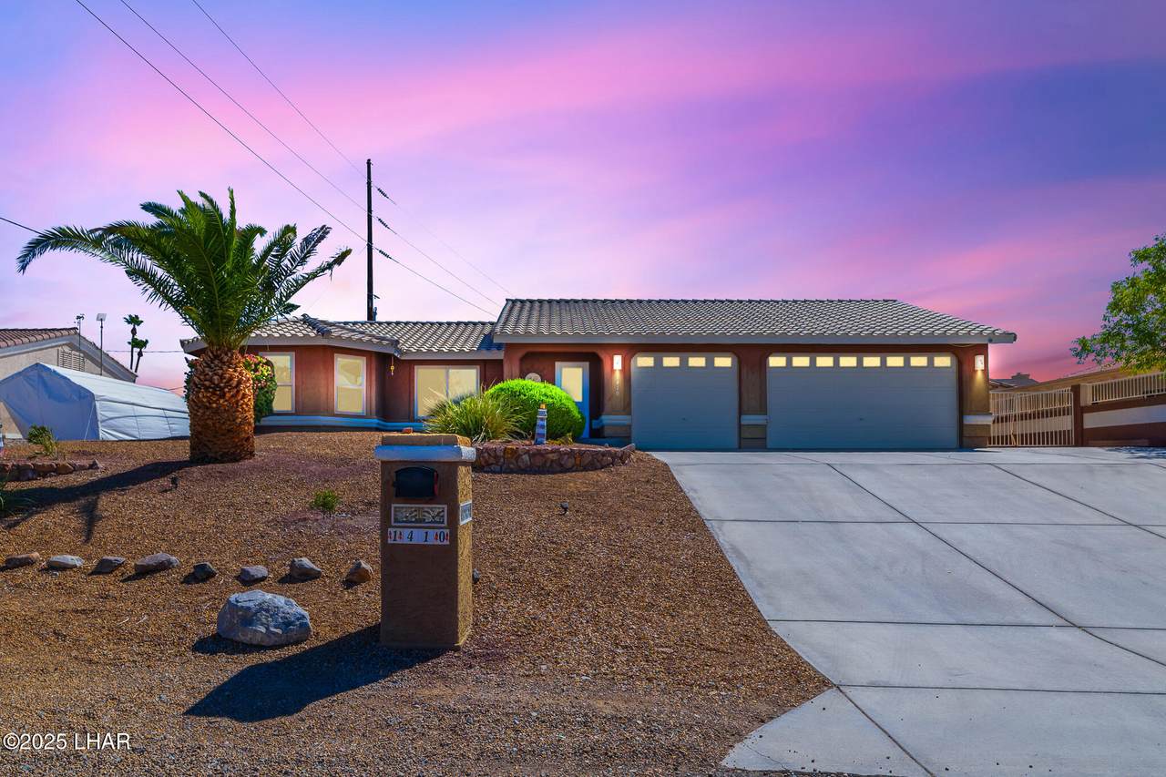 1410 Daniel Dr - Photo 1