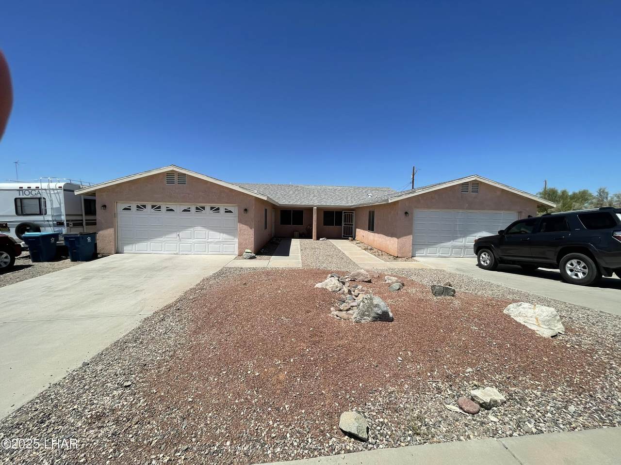 1081 Thunderbolt Ave - Photo 1