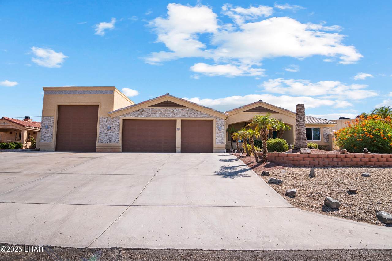 610 Desert View Dr - Photo 1
