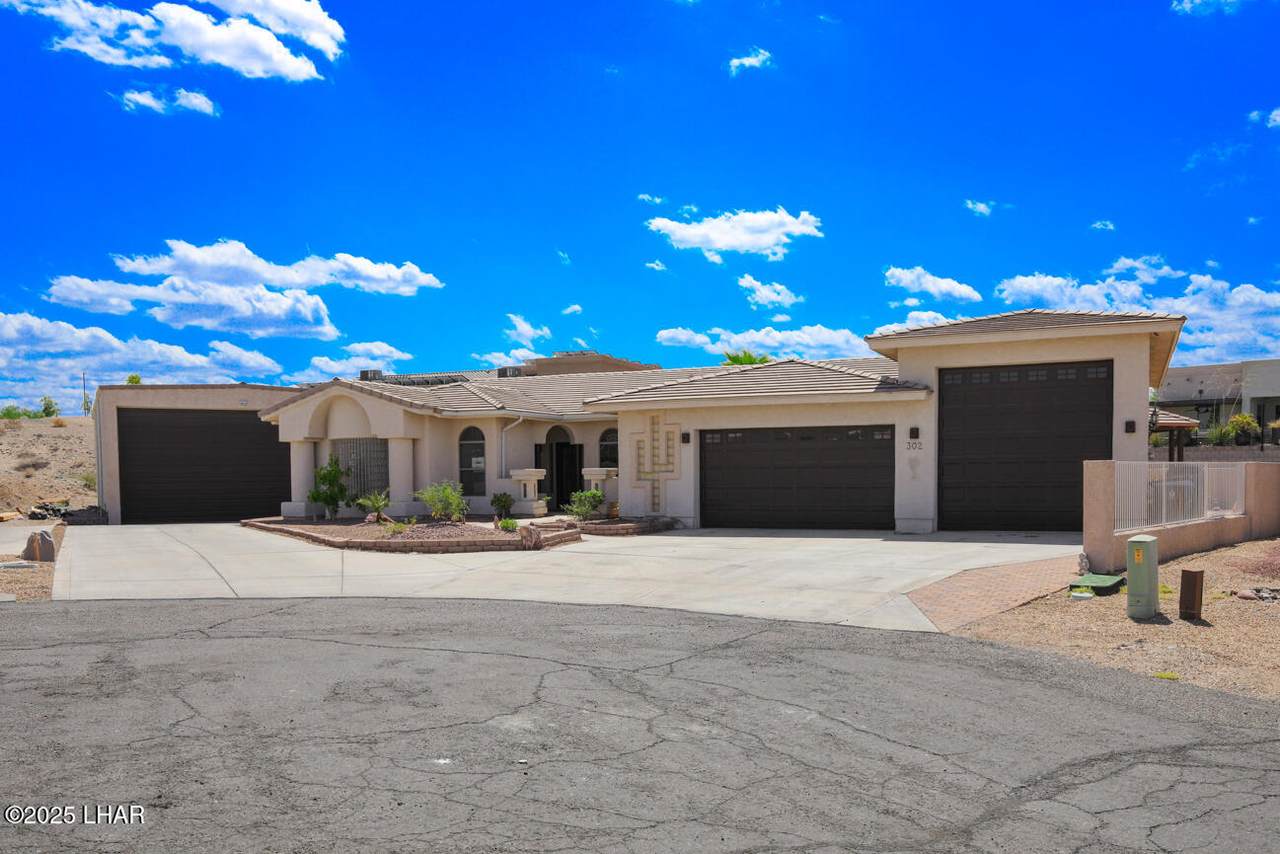 302 Mulberry Cir - Photo 1