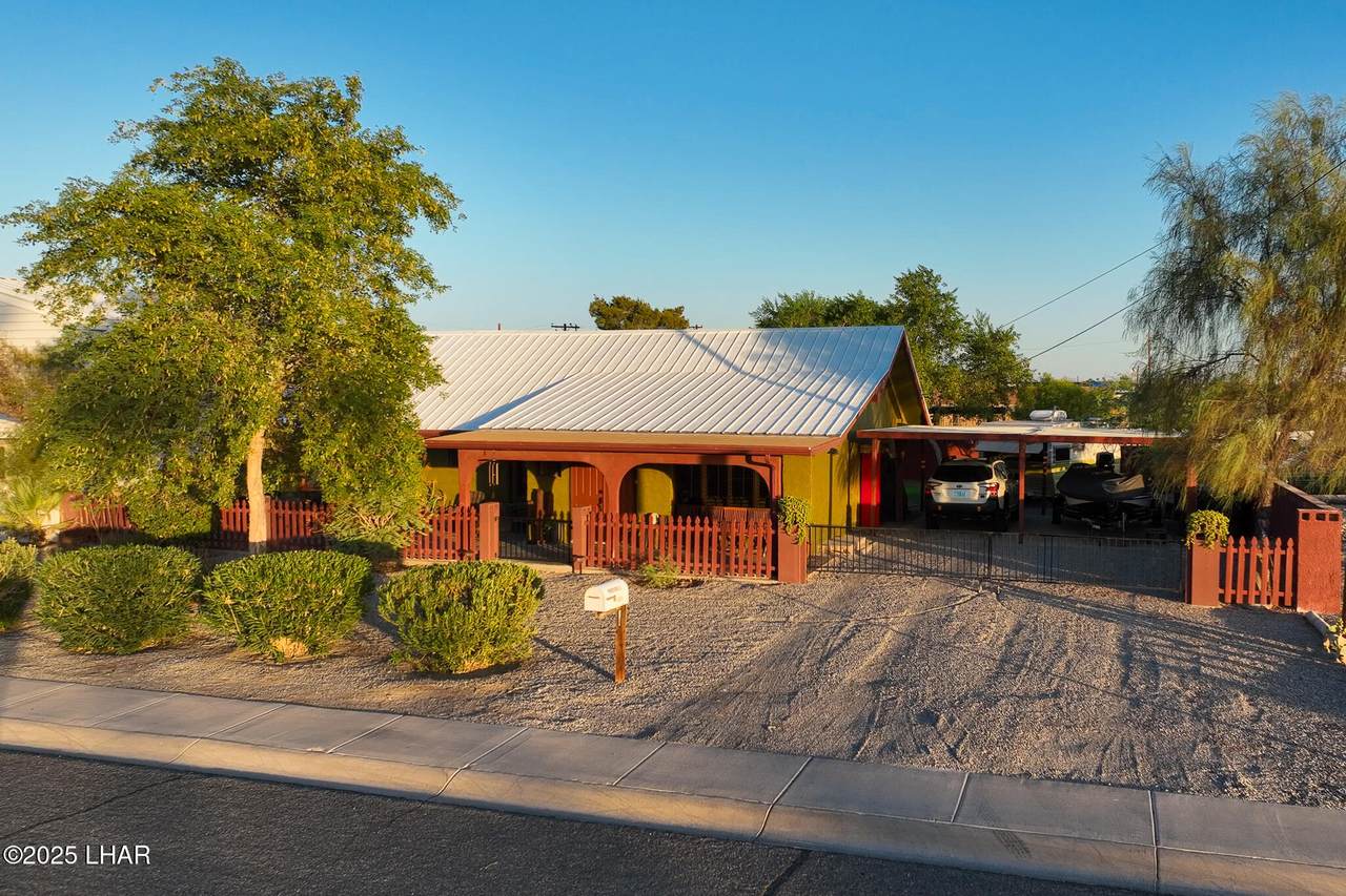 1321 8th St - Photo 1