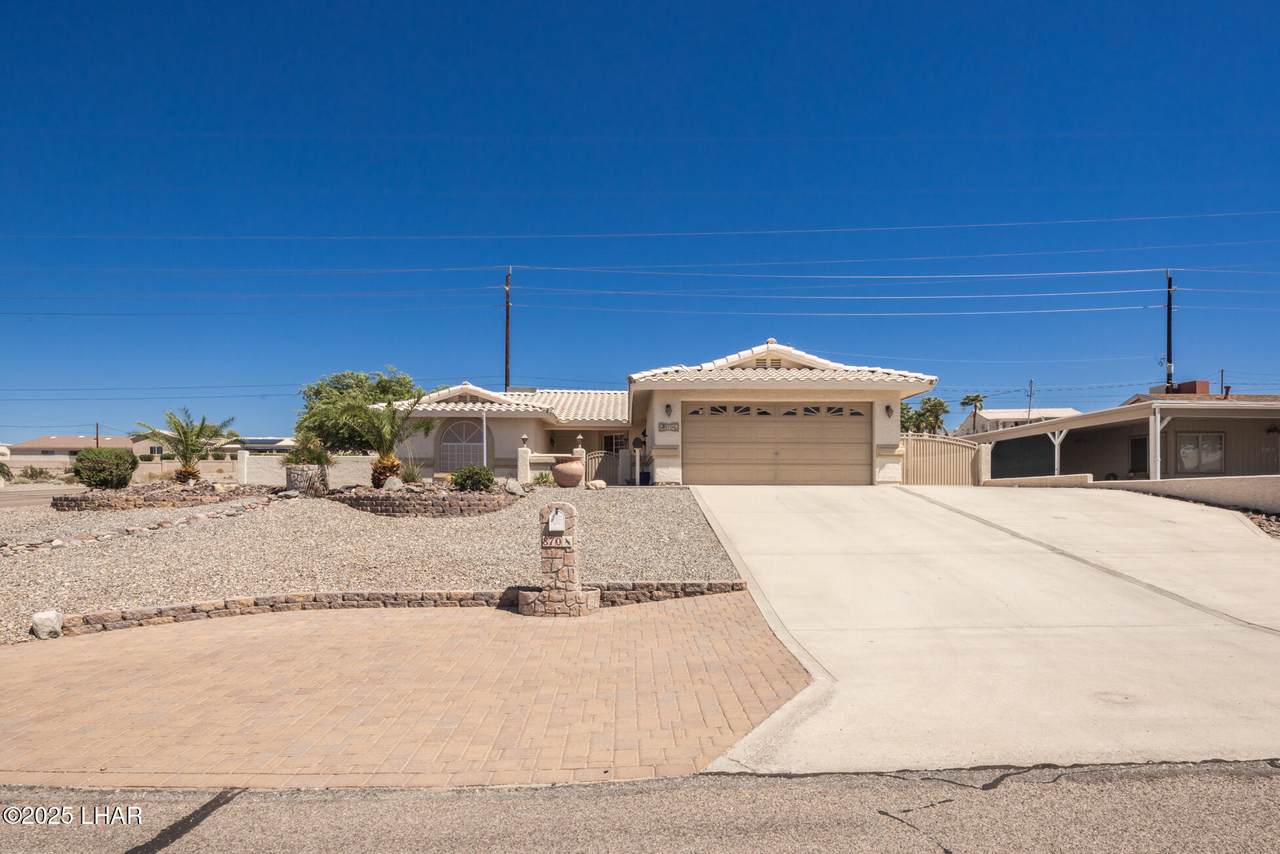 870 Desert View Dr - Photo 1