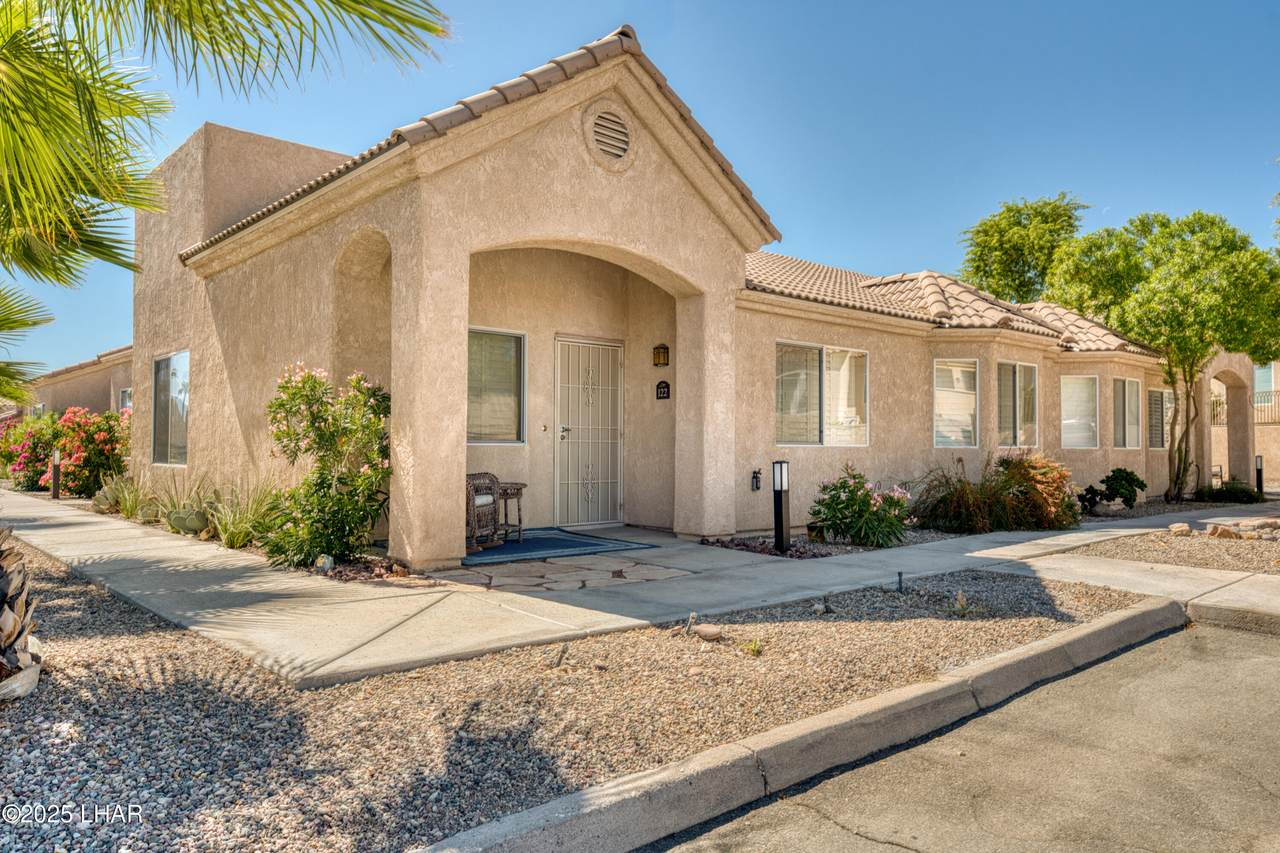 470 Acoma Blvd - Photo 1