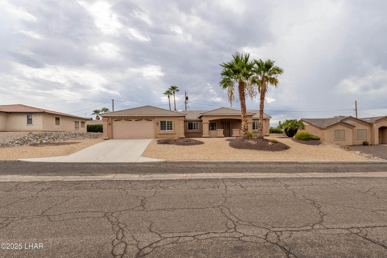 250 Geronimo Blvd - Photo 1