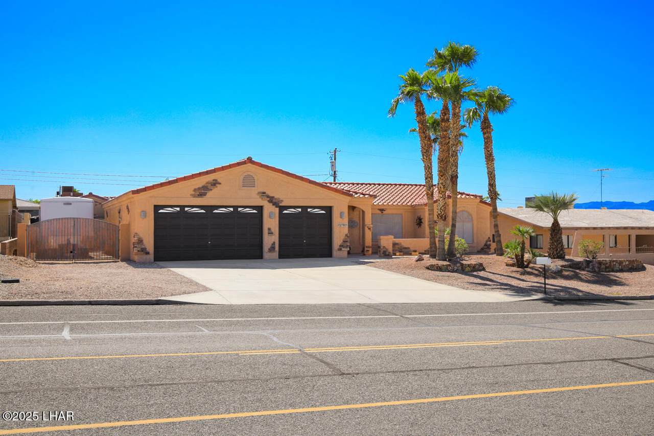 2790 Palo Verde Blvd - Photo 1