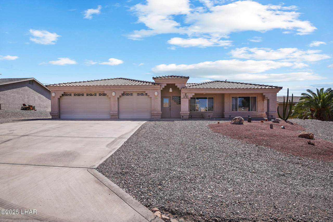 3300 Horseshoe Canyon Dr - Photo 1