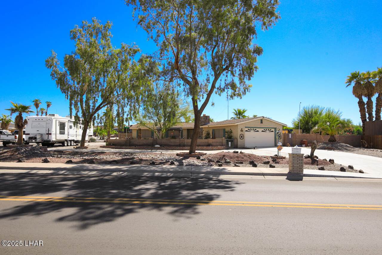 166 Smoketree Ave - Photo 1