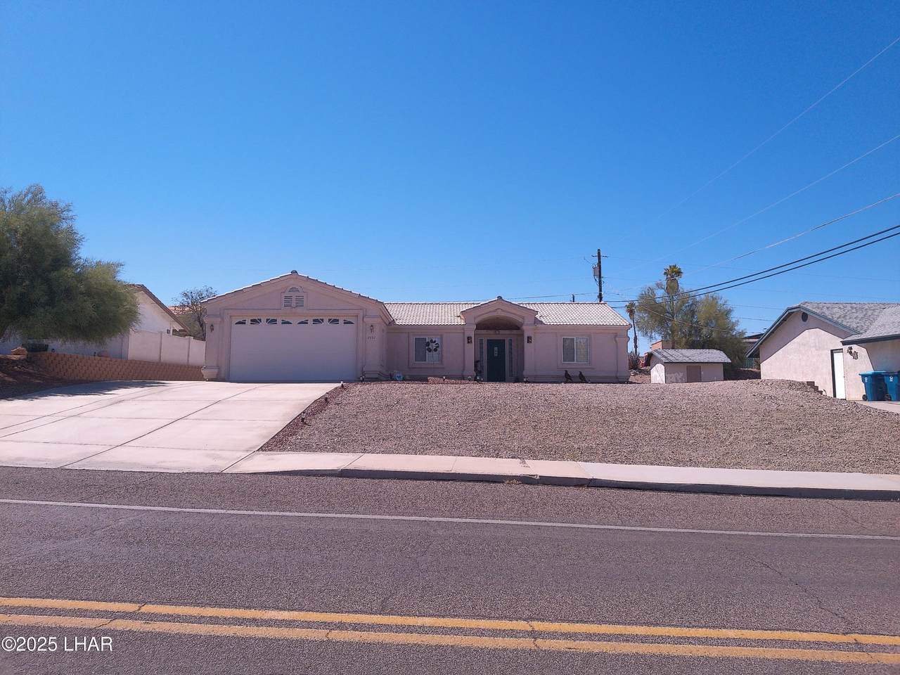 2892 Daytona Ave - Photo 1