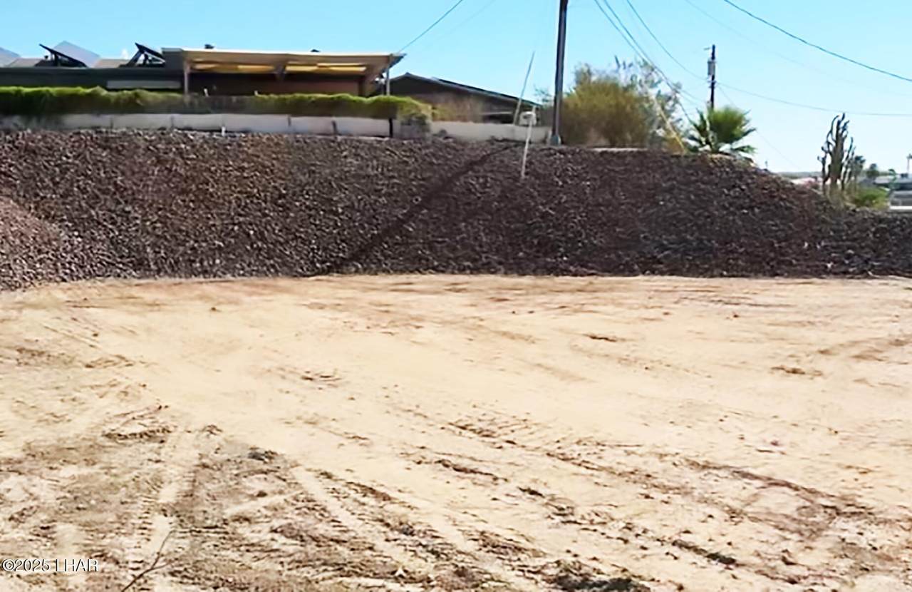 850 Thunderbolt Ave - Photo 1